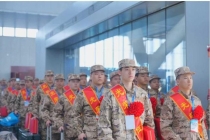 火车站里举办快闪活动欢送新兵 文艺献礼青春出征