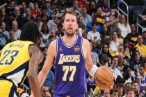 詹姆斯23分9板9助 湖人客场险胜步行者