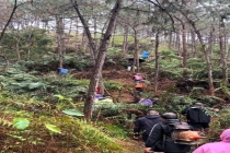 广西人扫墓堪比特种兵训练 艰苦溢价的祭祖之路