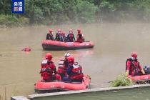 广西车辆坠河5人幸存、6人不幸遇难 强降雨导致悲剧发生