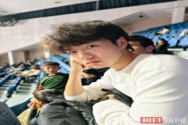 龙凤胎妹妹送哥哥参军 国防情怀代代传