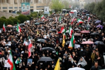 伊朗情报部长及家人遗体告别仪式举行 德黑兰民众送别