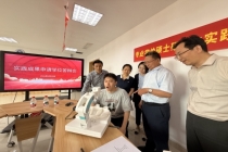 上理工两硕士靠实践成果毕业 实战育才新模式