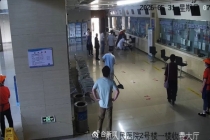 男子医院大厅心脏骤停成功保命 过路医生“教科书式”急救