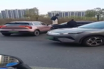 一男一女当街发生冲突？当地回应 夫妻因琐事争执