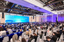 人形机器人“补脑”进行时 全栈国产化“具身智脑”如何破局？