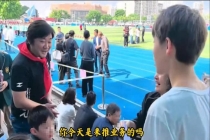 张雪被儿子学校的小朋友追着谈合作 意外的供应商邀约