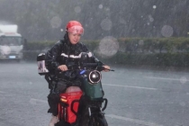 特大暴雨来了：广东面临危险暴雨形势 周末仍有强降雨