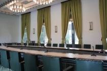 境外间谍能使用激光设备隔空窃听 涉密会议未拉窗帘有被摄录风险