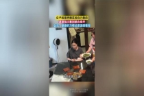 婆婆默默挪开儿媳面前的剩菜 女子：婆婆的的习惯总是温暖着我