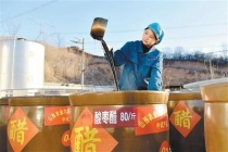 “捞冰醋”火了 当晚卖出2000多单 古法酿造引乡愁