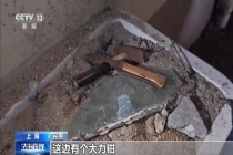 男子进店用理发店剪子开瓶口被叫停 防盗窗破损引发盗窃案