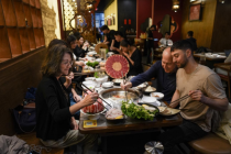 中式火锅奶茶在美国走红 舌尖上的东方旅程
