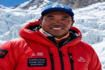 尼泊尔一登山者第32次登顶珠峰 刷新世界纪录