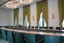 泄密可能就藏在“没拉窗帘”里 警惕无接触窃密风险