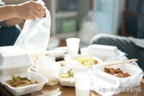 很多人可能每天都在吃塑料刀片 微塑料危害健康引发关注