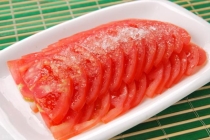 湖南一男子爱吃糖拌西红柿，3个月后去体检，医生纳闷：咋吃的