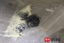 用了4年的充电宝突然爆炸喷火 静置桌上自爆引发关注