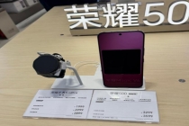 实探手机涨价潮：荣耀OPPO领涨300起，存储芯片成主因