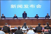 矿难发生地市长鞠躬致歉：极为痛心，救援仍在进行