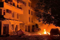 广西兴安爆炸目击者称几条街窗台炸烂 现场一片狼藉
