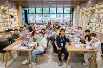 在新华书店，上一堂真正能用的AI实操课