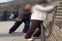 八达岭长城正研究游客刻字修复方案 刻字行为遭严惩