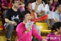 8.8元的快乐写在粤超现场球迷脸上 广州队主场两连胜