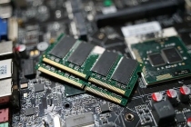 16G内存降到了700元 投机商降价出货引发市场变动