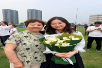 78岁外婆专门送孙女到考场：有外婆在，比什么都管用
