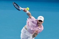 历史第1人！24岁辛纳加冕阳光双冠 全胜纪录创历史