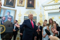 特朗普夸口：伊朗送了份“大礼” 涉及石油和天然气领域