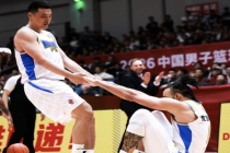 记者：北汽男篮本场“输相”难看 攻防两端问题重重