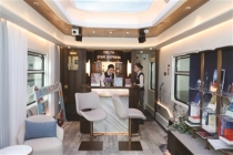 “长三角之星”舒适型旅游列车 从上海首发