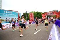 5000跑友乐享“花径瑶马” 绿美连南独特韵律