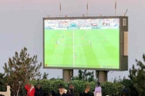 游客泰山夜爬发现“还能看世界杯” 山顶观赛成新体验