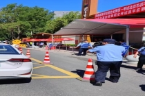 公安火速护送走错考场的考生 警车开辟绿色通道准时送达