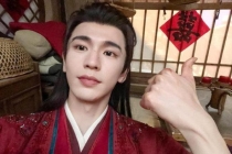 张凌赫的微指 接地气的明星魅力