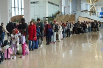 终于领到工资　美国机场安检人员缺勤率大幅下降 机场秩序逐步恢复