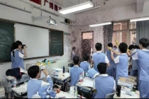 高考前的“最后一课”泪点满满 师生情深共赴未来