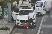 男子为省停车费用口罩遮挡车牌 小聪明付出大代价