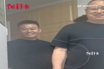 男子骨折住院朋友探望挤满病房：比止疼药管用