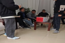 自带挖掘机修路坠崖身亡 家属索赔未果引发争议