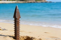 三亚一海滩暴露锋利钢筋 安全隐患引关注